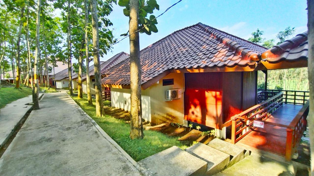 Kasuari Exotic Resort Magelang Εξωτερικό φωτογραφία